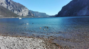  Bilocale Fronte Lago  Аббадиа Лариана
